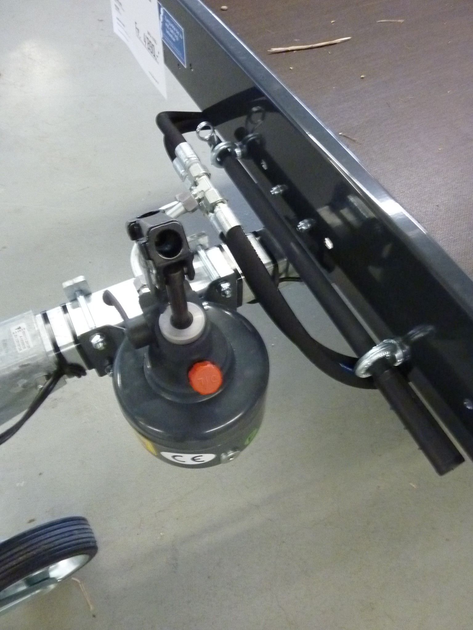 UNSINN UA 2615-14-13 Absenkanhänger 1.400kg-image-12