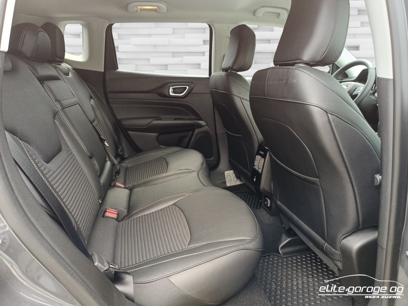 JEEP Compass 4x2 1.5 T MHEV Limited-image-12