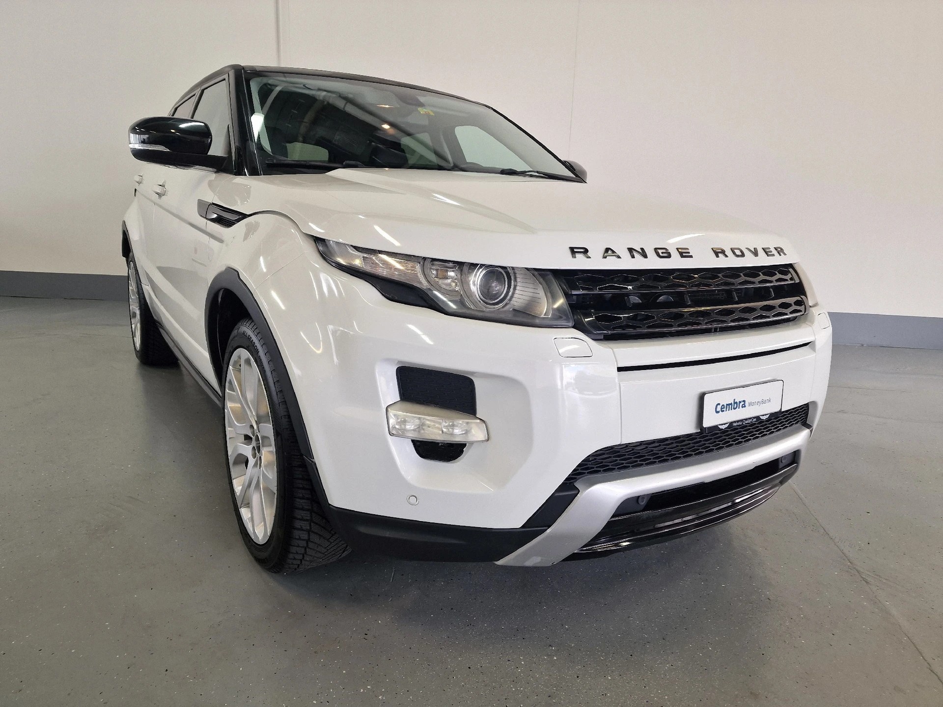 LAND ROVER Range Rover Evoque 2.2 TD4 Dynamic AT6-image-2