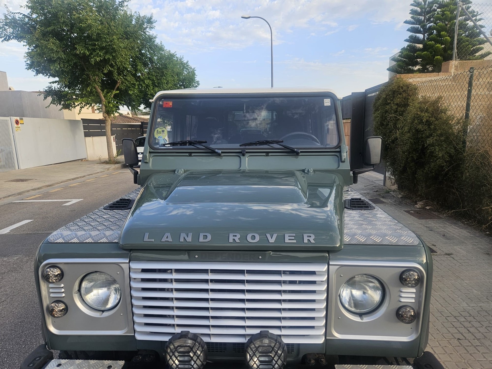 LAND ROVER Defender 90 SW 2.4Tdc