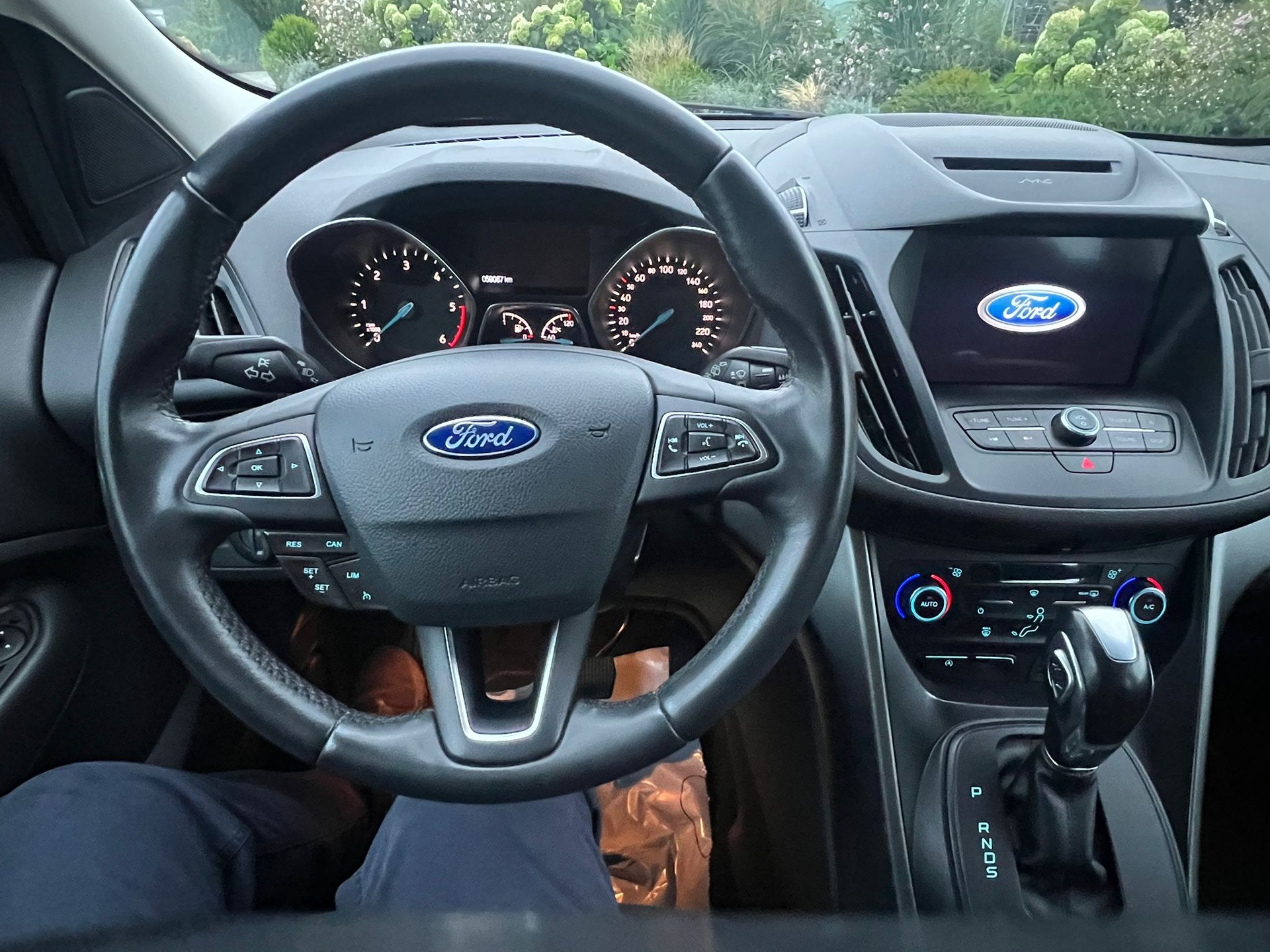 FORD Kuga 2.0 TDCi Business Mit AHK-image-13
