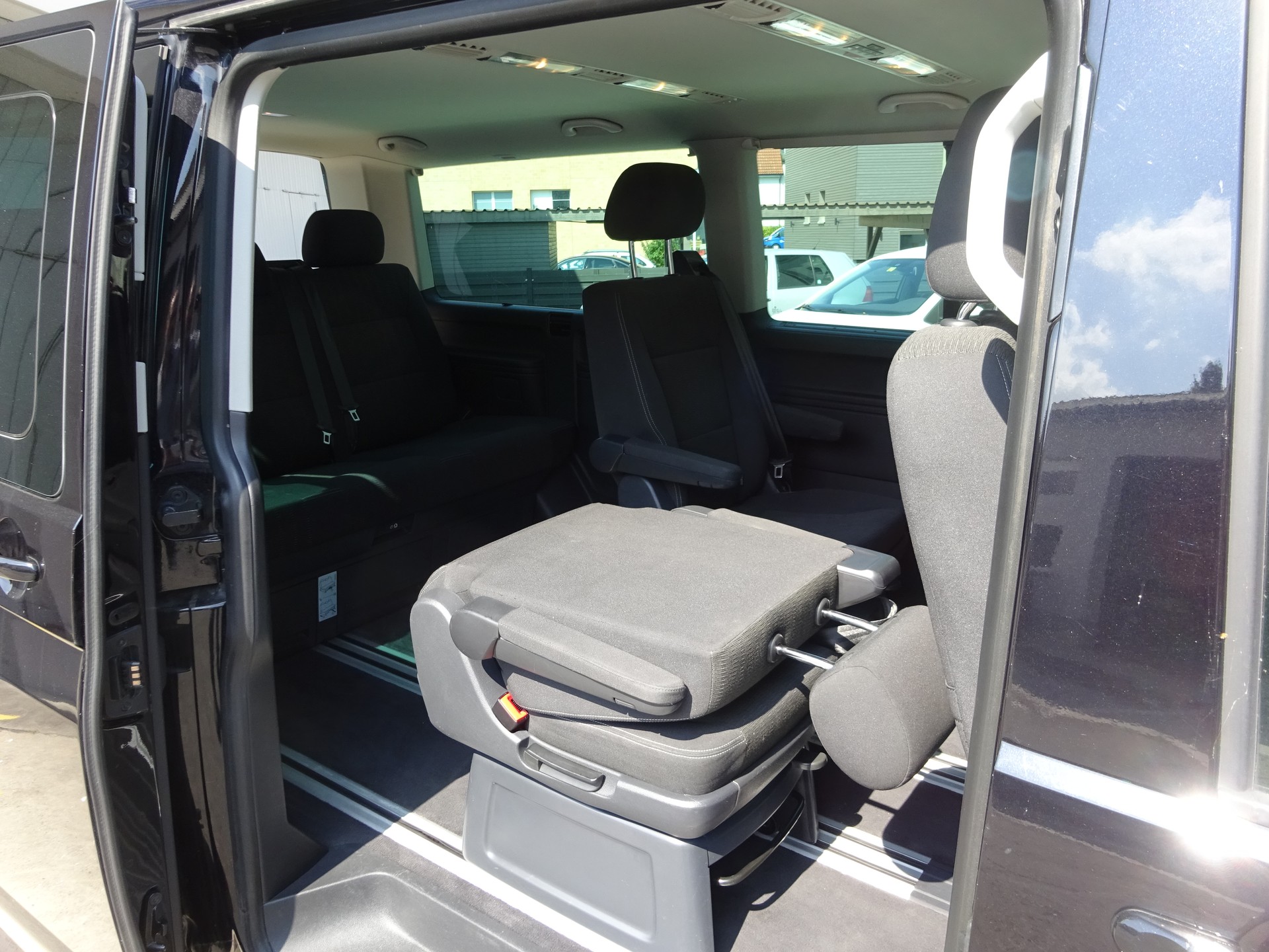 VW T6 Multivan 2.0 TDI Comfortline 4Motion DSG LWB-image-11