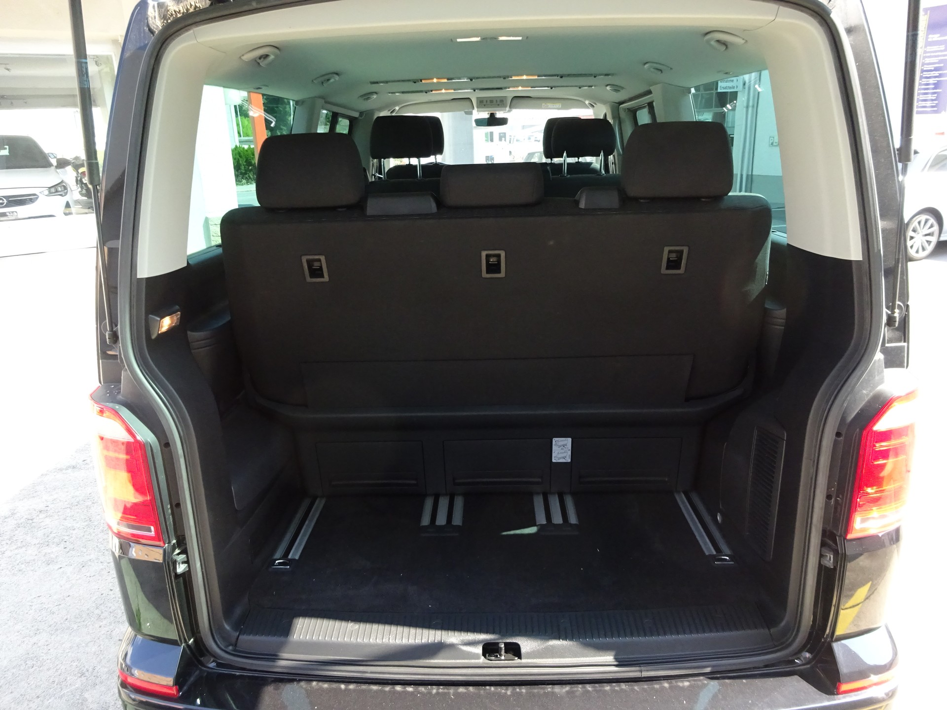 VW T6 Multivan 2.0 TDI Comfortline 4Motion DSG LWB-image-13