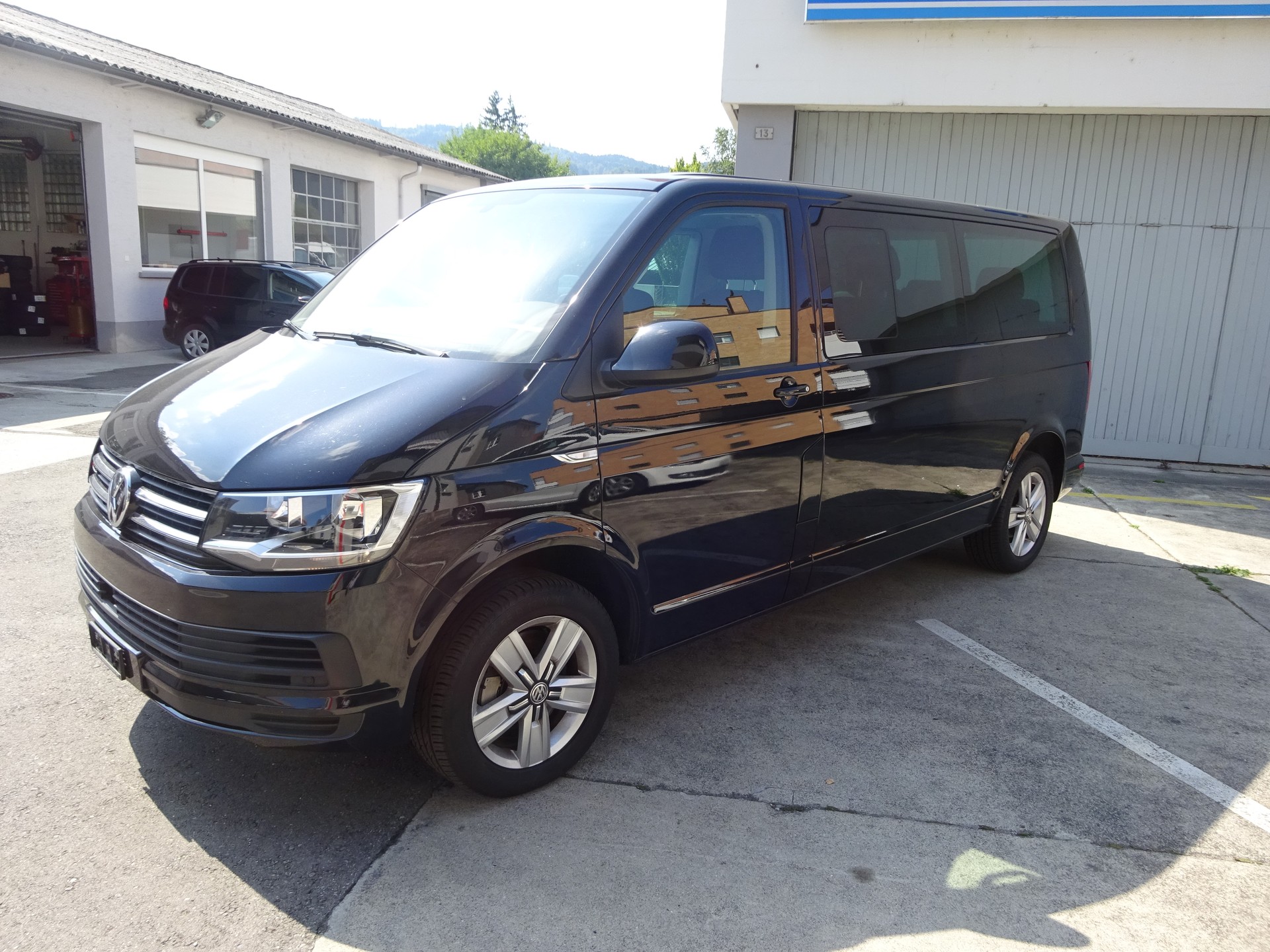 VW T6 Multivan 2.0 TDI Comfortline 4Motion DSG LWB-image-1
