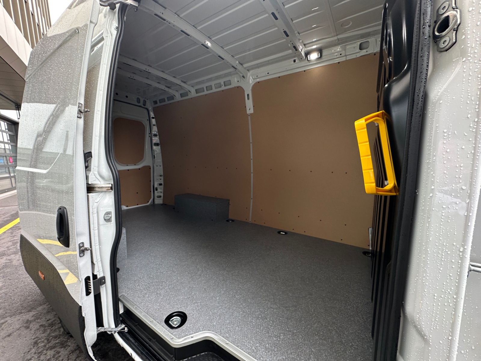 IVECO 35S18HA8-image-13