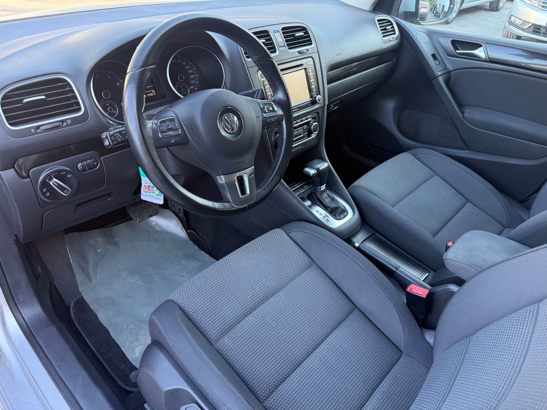VW Golf 1.4 TSI Comfortline DSG-image-9