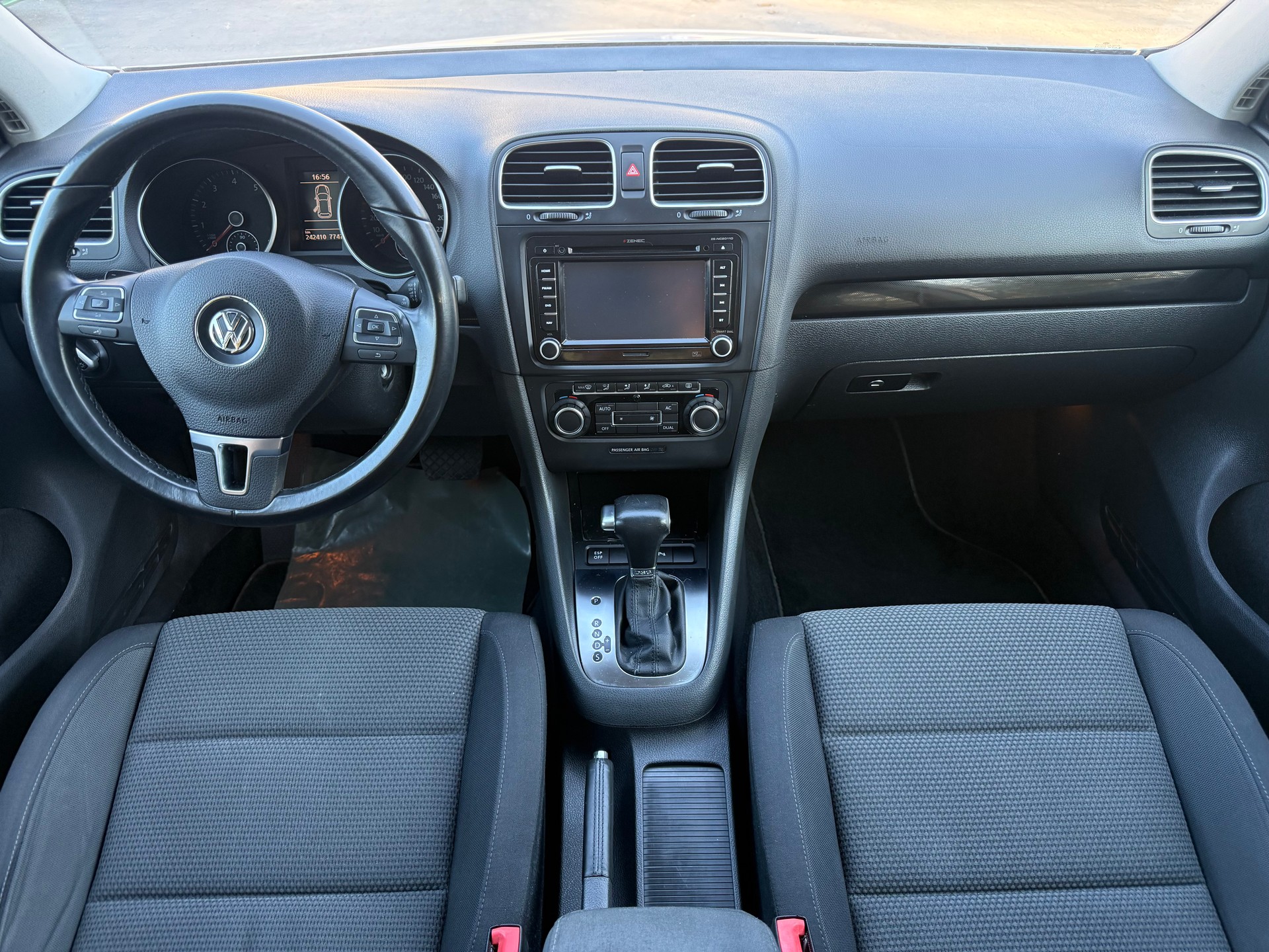 VW Golf 1.4 TSI Comfortline DSG-image-12