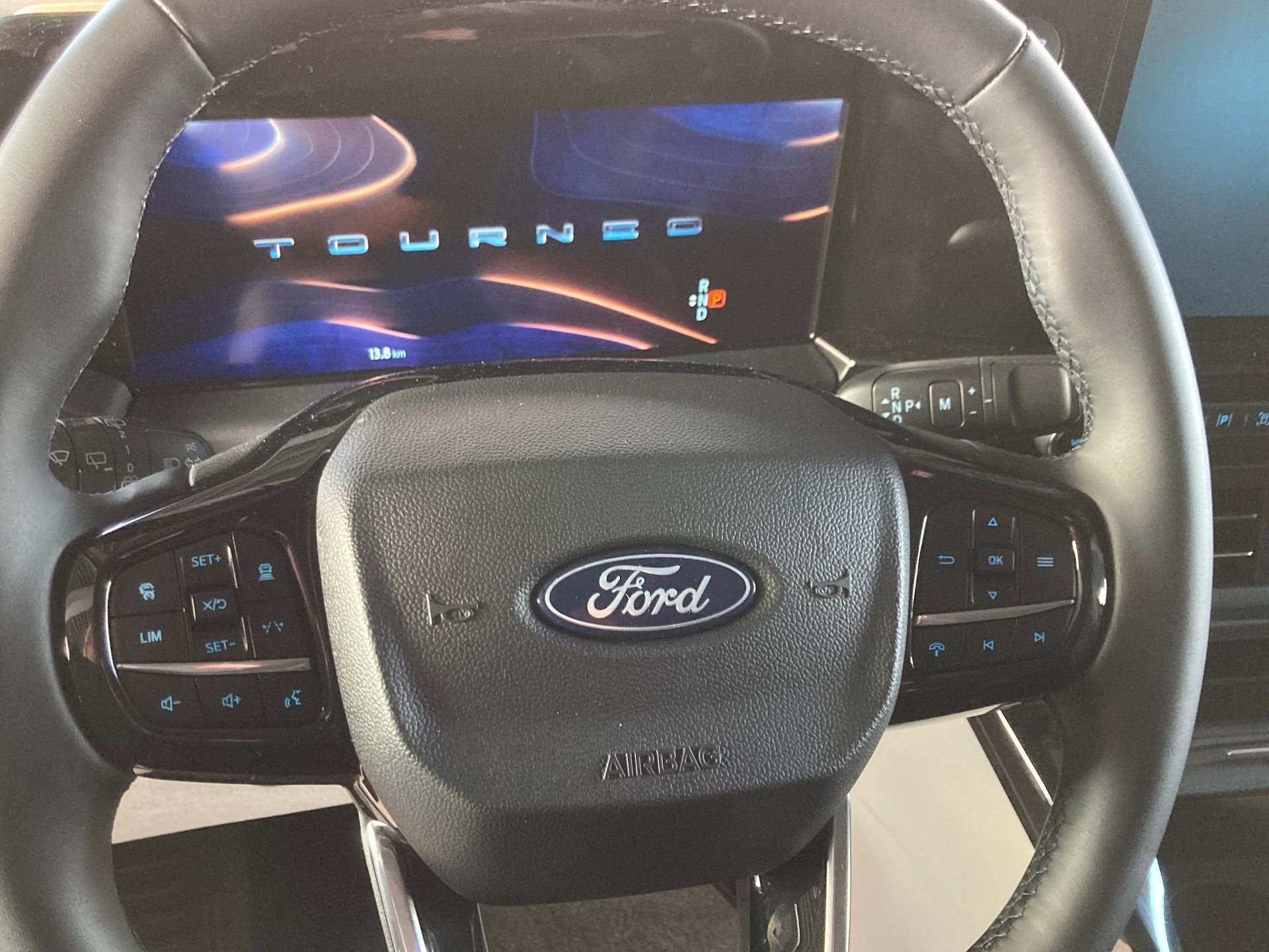 FORD Tourneo Custom 320 L1H1 TitaniumX Automat-image-6