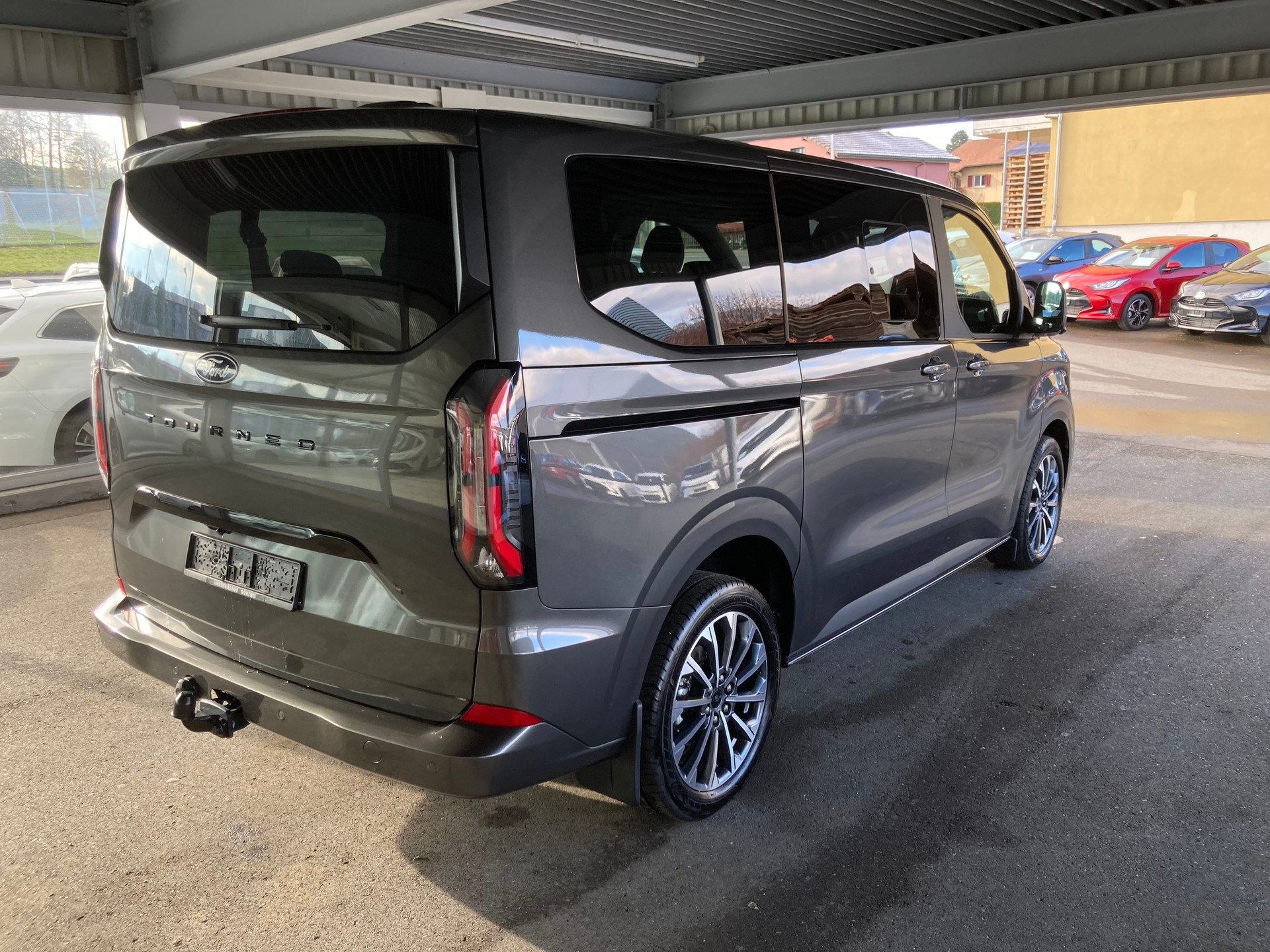 FORD Tourneo Custom 320 L1H1 TitaniumX Automat-image-4