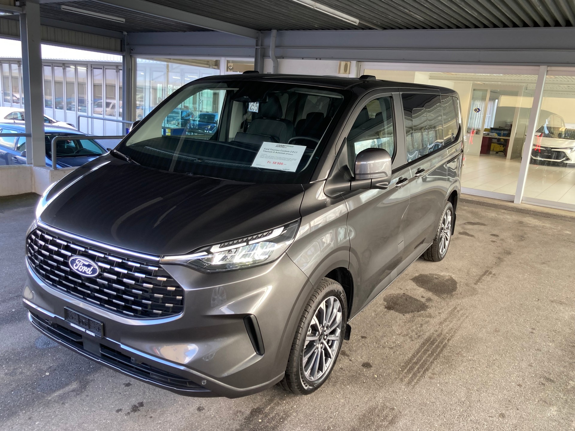 FORD Tourneo Custom 320 L1H1 TitaniumX Automat-image-0