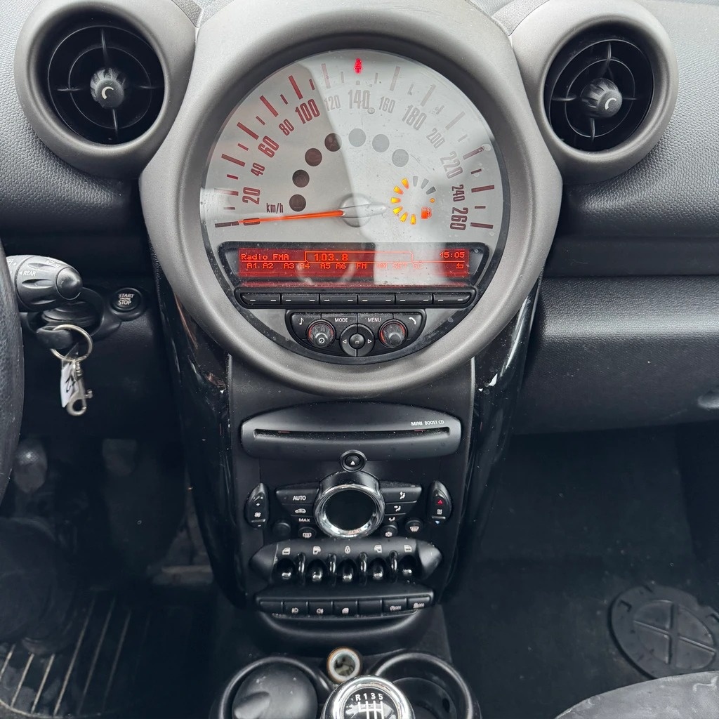 MINI Countryman Cooper D FWD-image-10