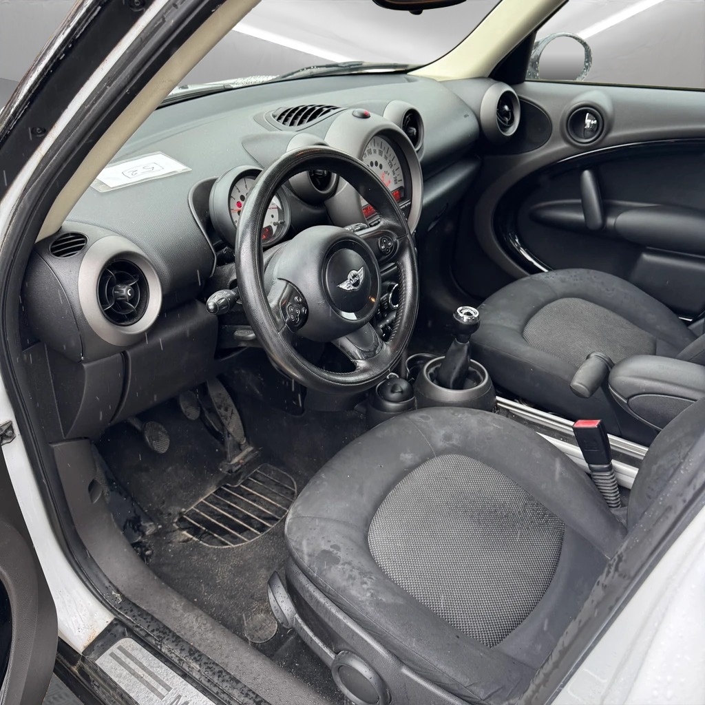 MINI Countryman Cooper D FWD-image-9