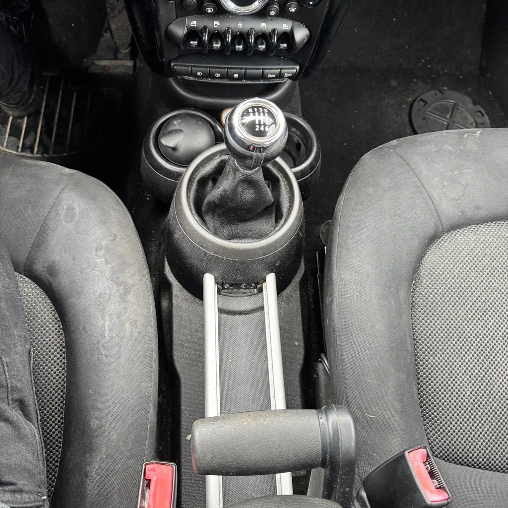 MINI Countryman Cooper D FWD-image-11