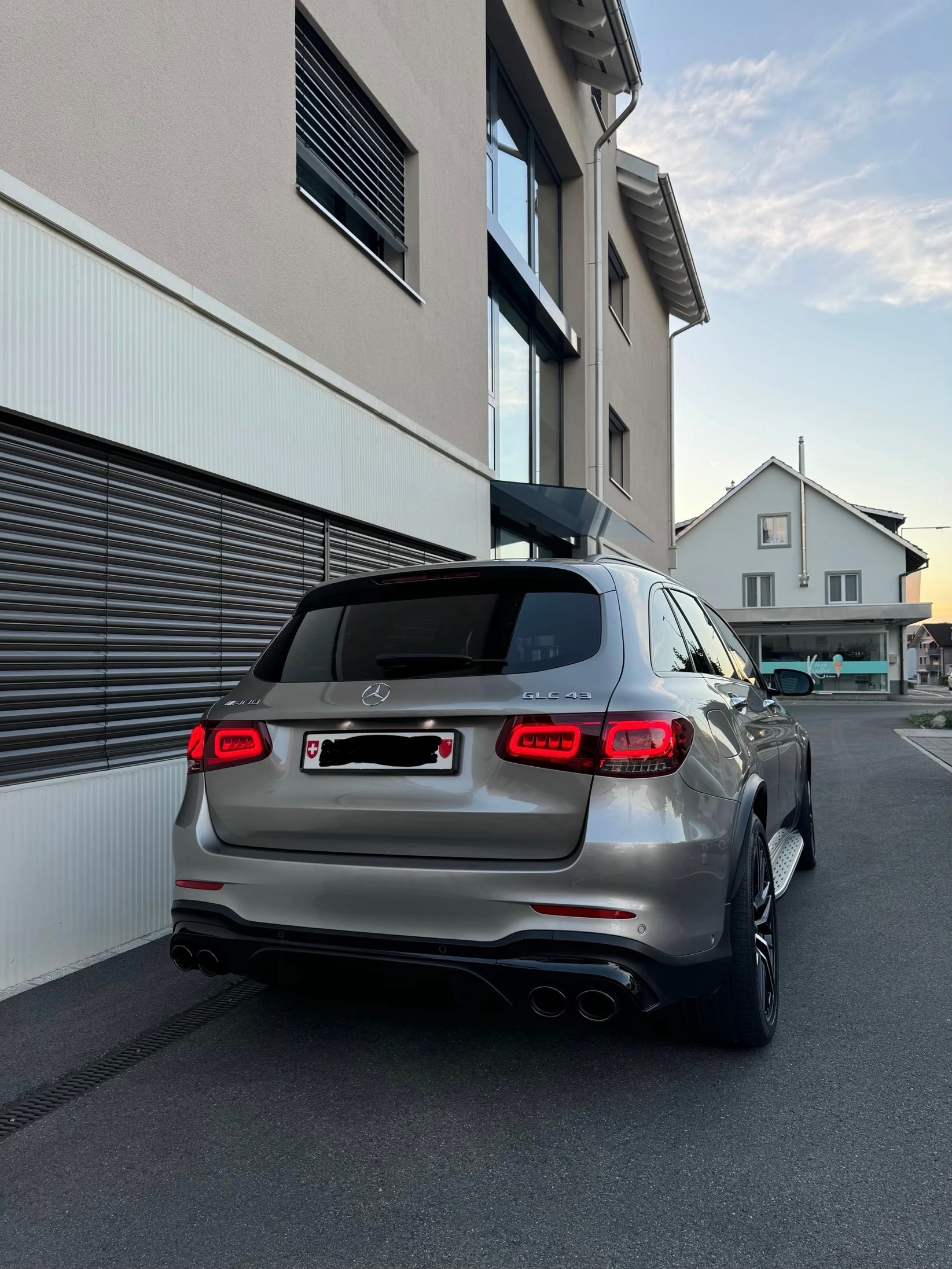 MERCEDES-BENZ GLC 43 AMG 4Matic 9G-Tronic-image-3