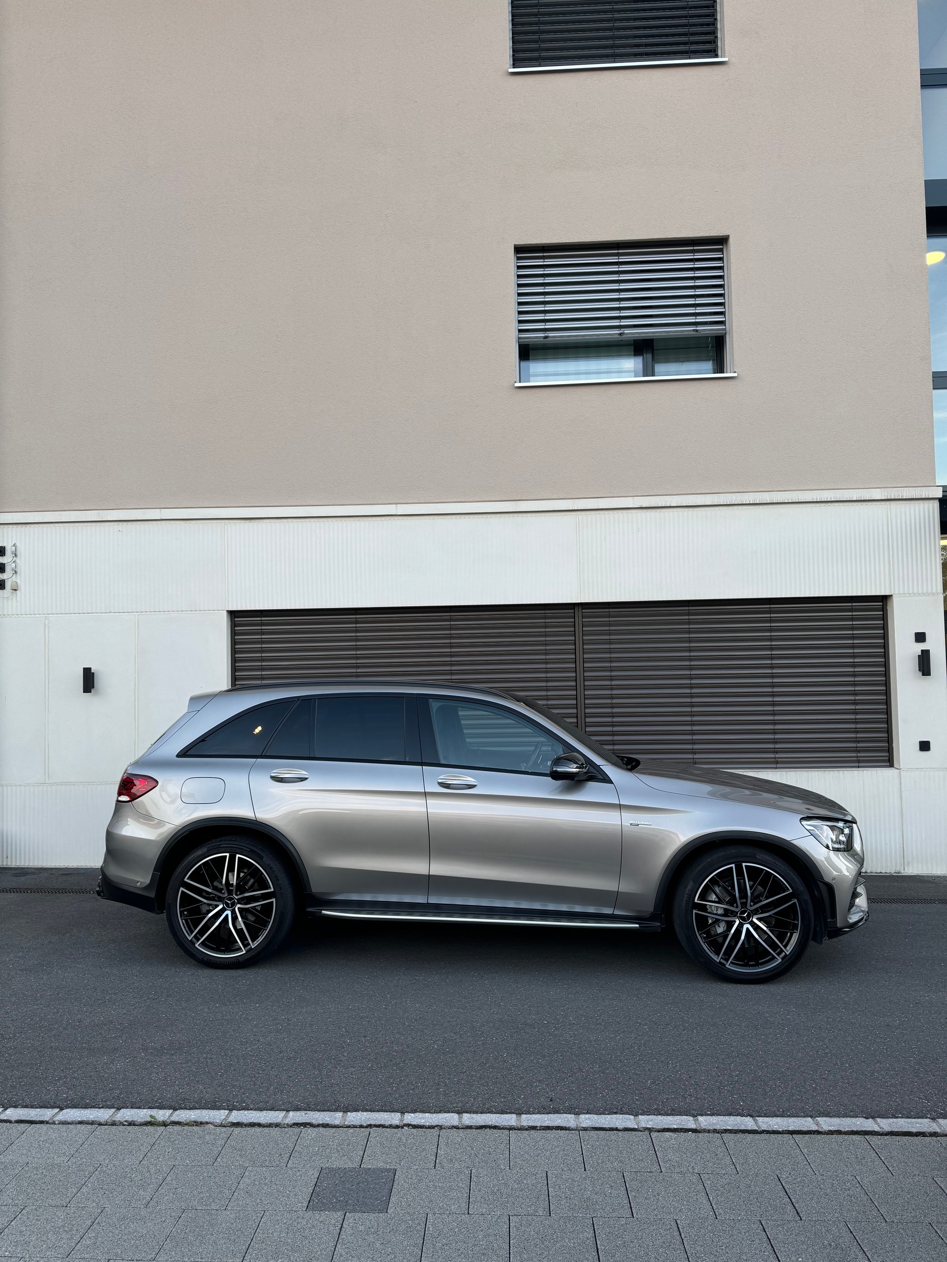 MERCEDES-BENZ GLC 43 AMG 4Matic 9G-Tronic-image-2
