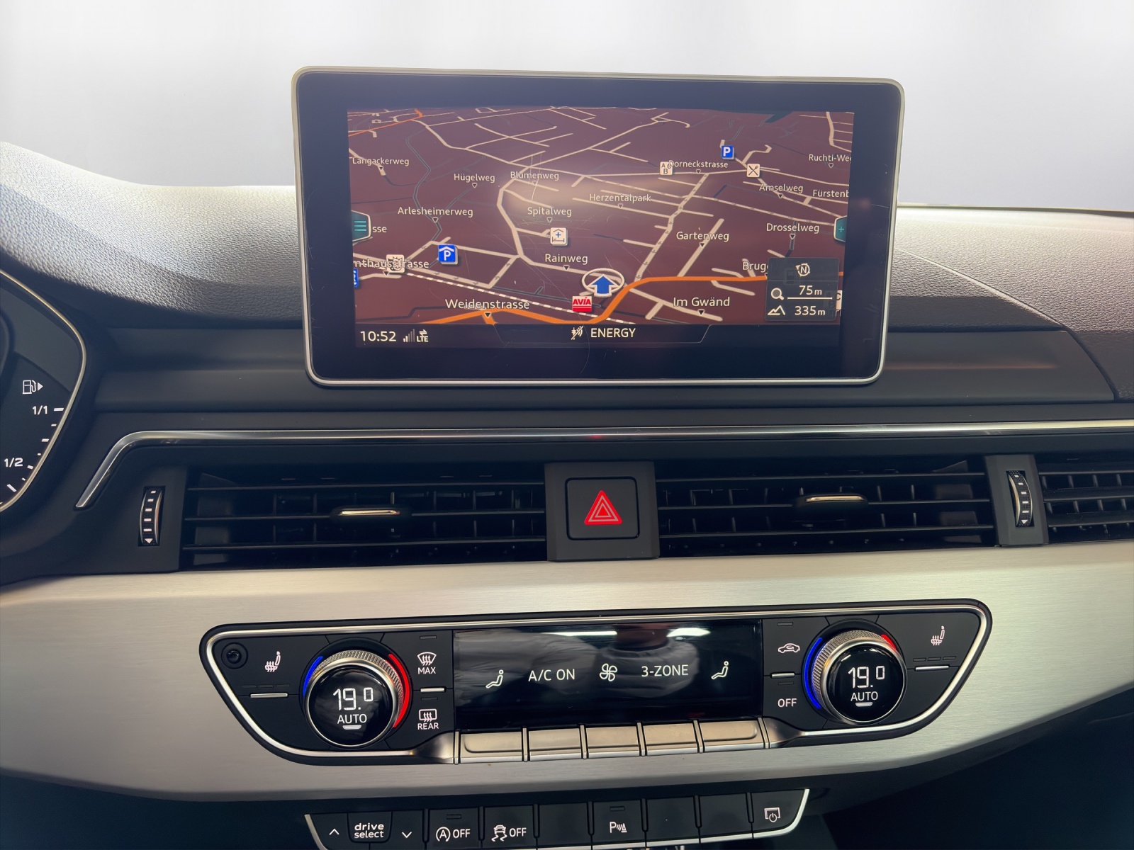 AUDI S4 Avant 3.0 TFSI quattro tiptronic-image-8