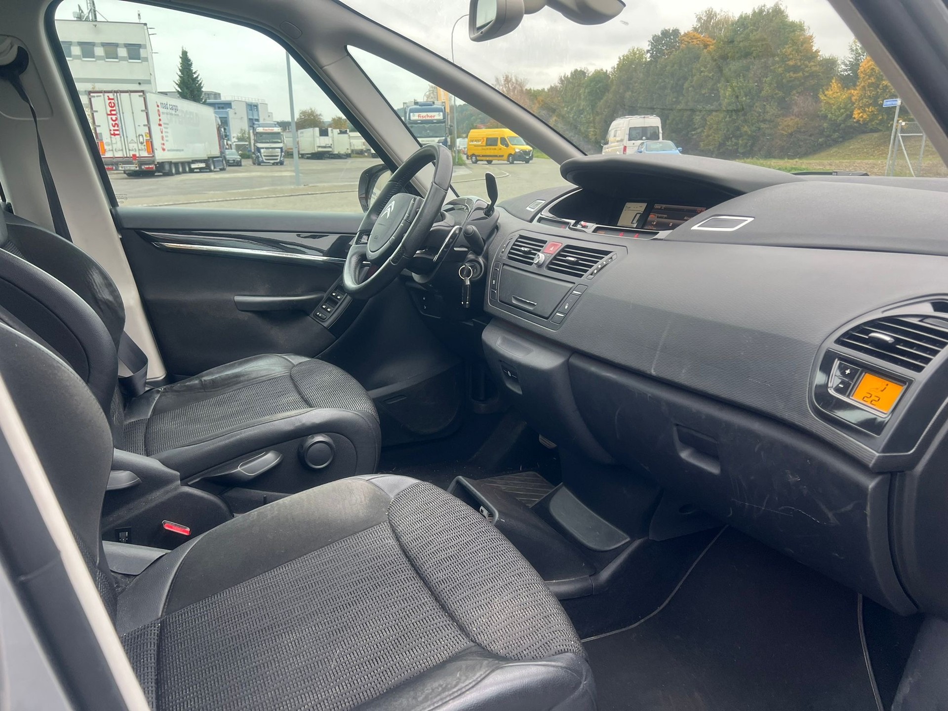 CITROEN Grand C4 Picasso 1.6i 16V Turbo Exclusive+ BMP6-image-12