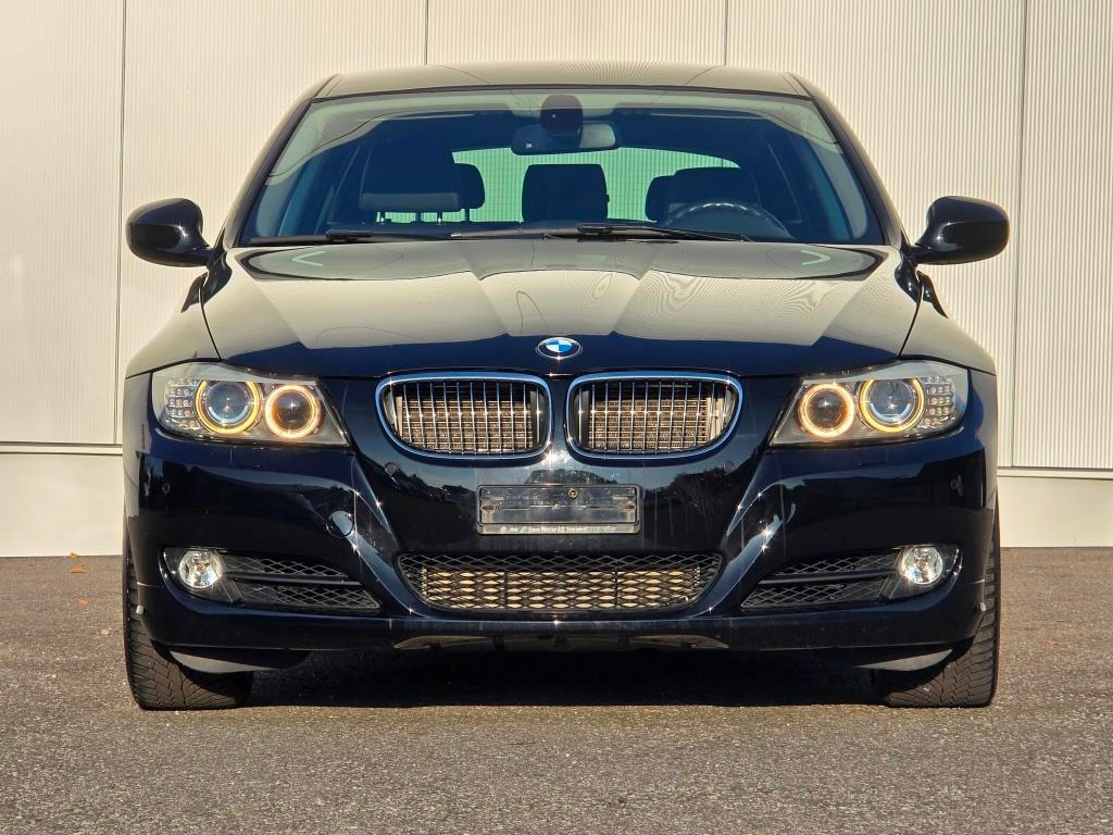 BMW 330d xDrive Touring Steptronic-image-0