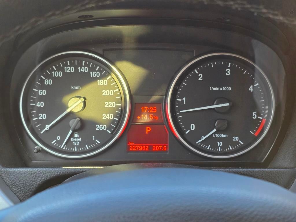 BMW 330d xDrive Touring Steptronic-image-18
