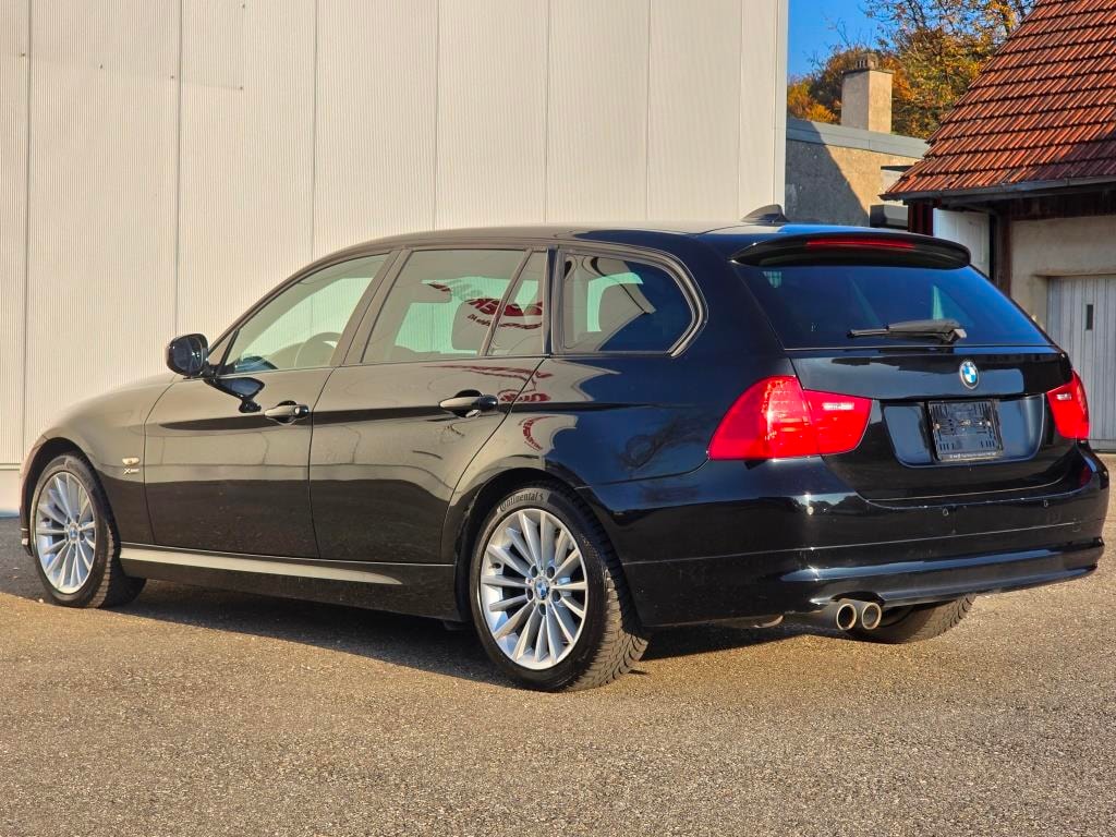 BMW 330d xDrive Touring Steptronic-image-3