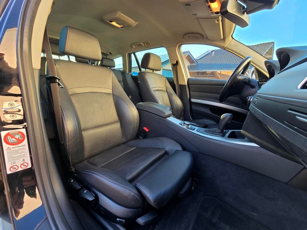 BMW 330d xDrive Touring Steptronic-image-10