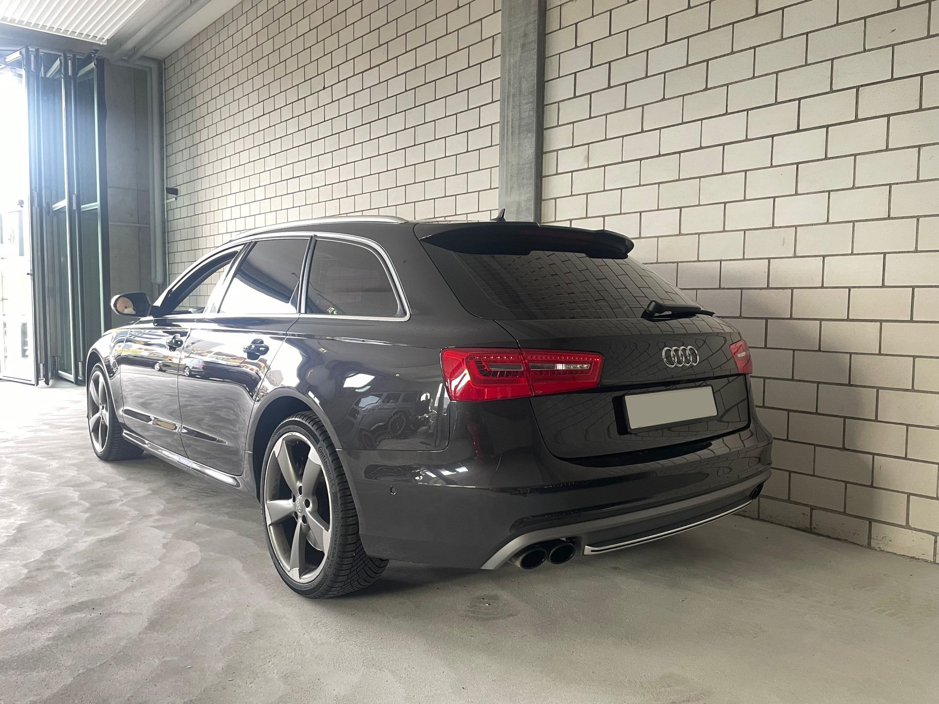 AUDI S6 Avant 4.0 TFSI V8 quattro S-tronic Vollausstattung-image-2