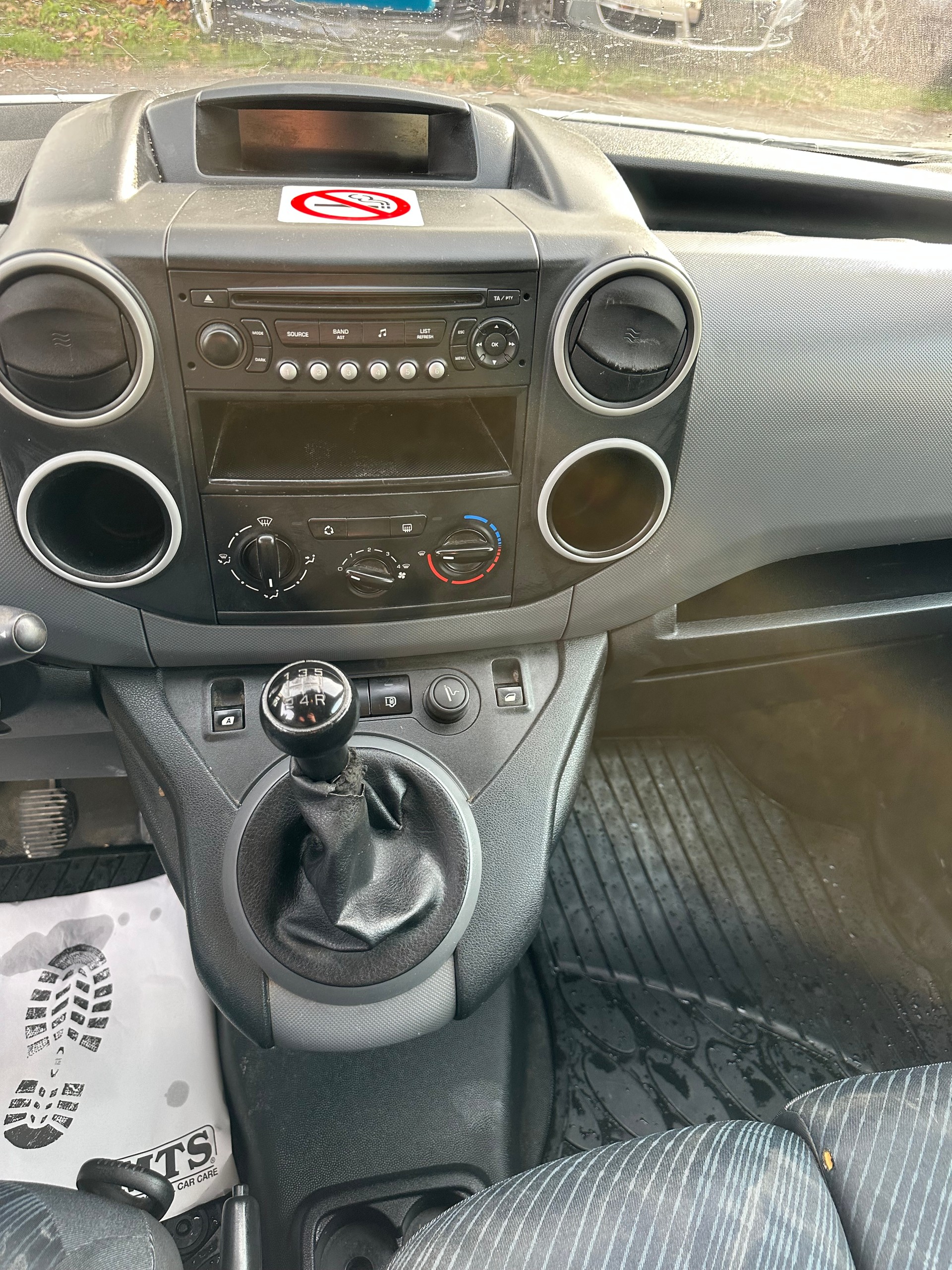 PEUGEOT Partner 1.6i Urban-image-9