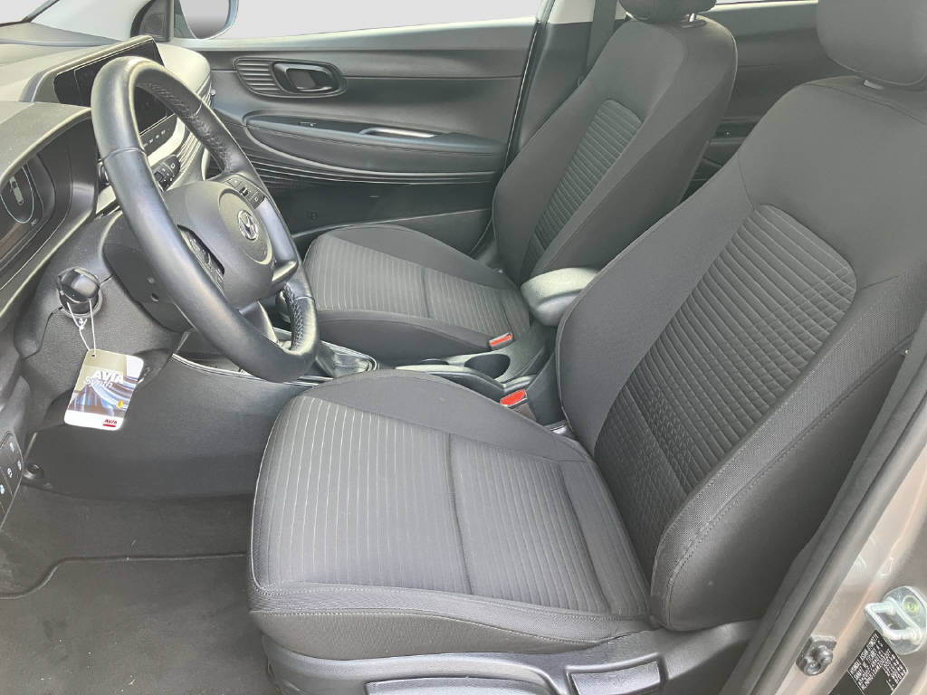 HYUNDAI i20 1.0 T-GDi Amplia *Handschalter*-image-10