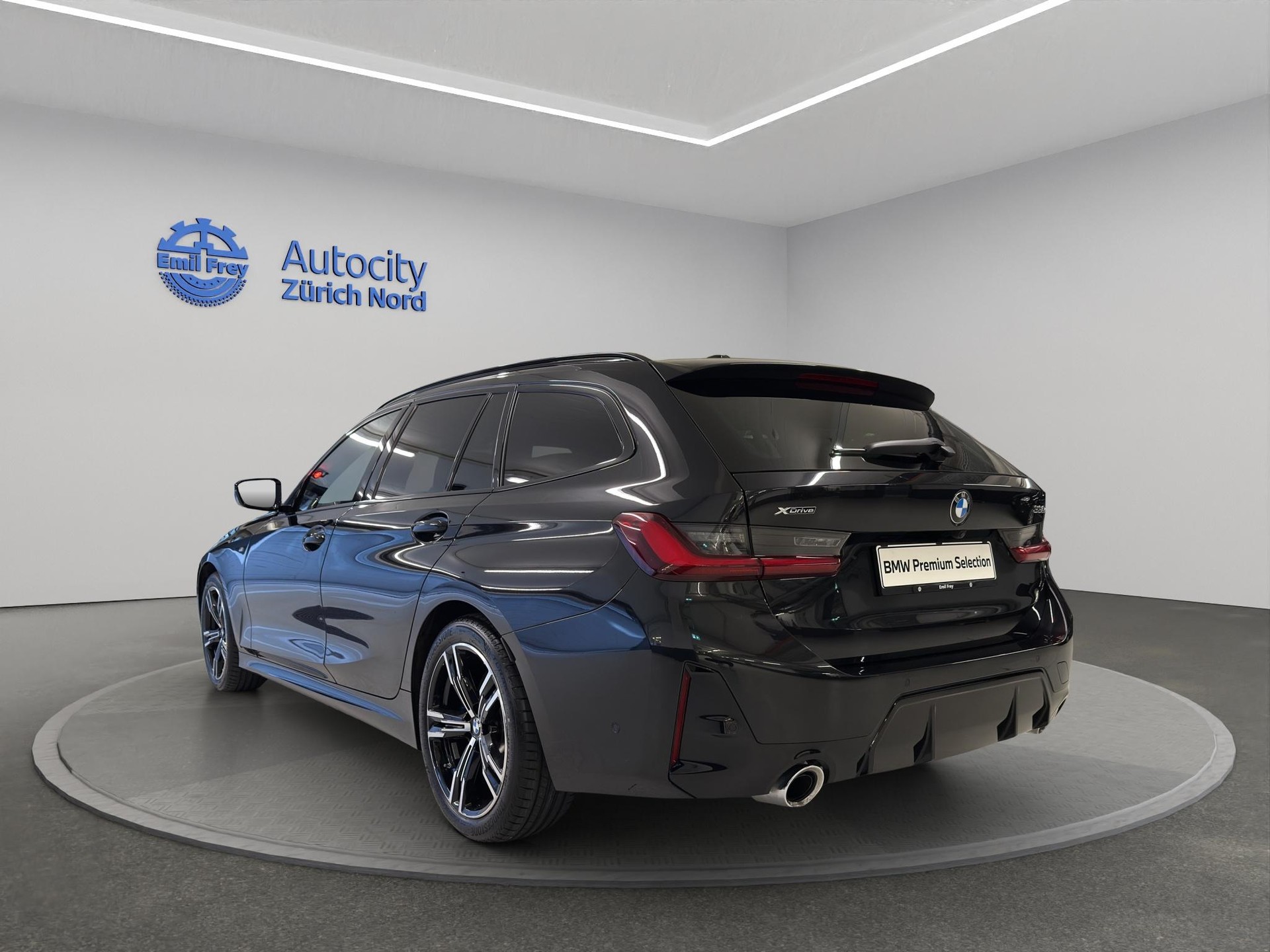 BMW 330d xDrive 48V Touring-image-3