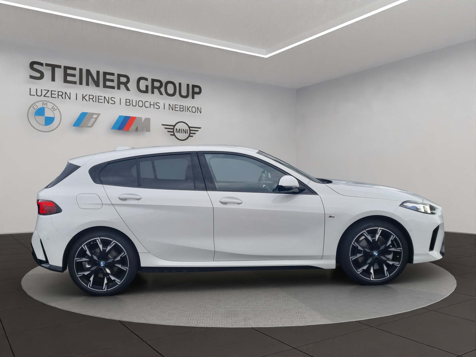 BMW 123 xDrive M Sport Steptronic-image-3