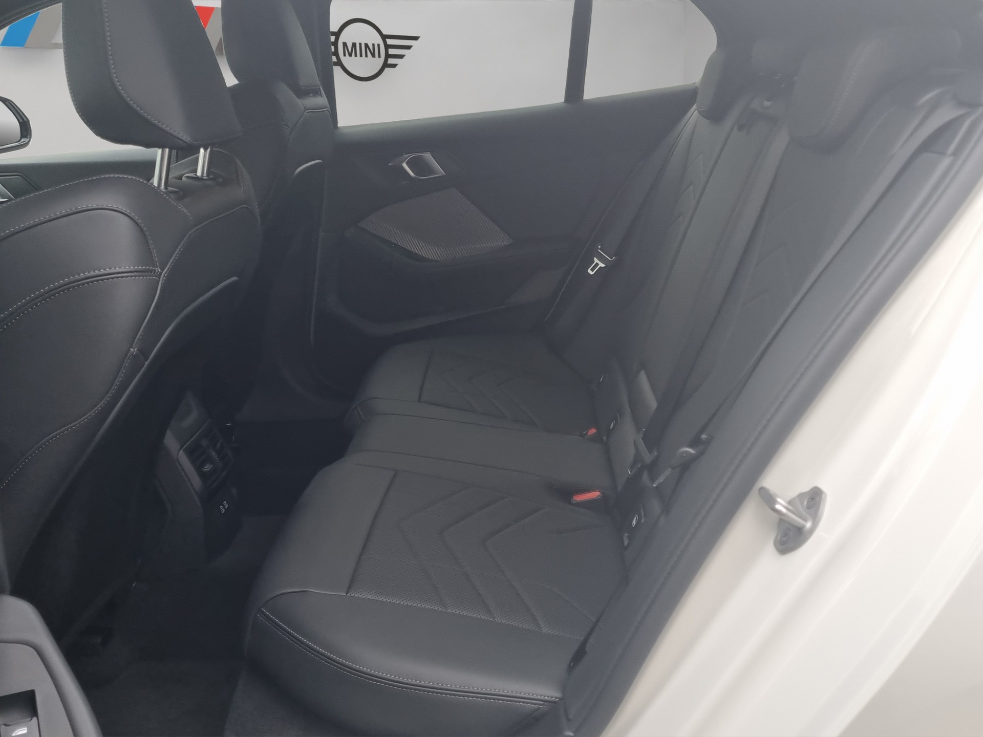 BMW 123 xDrive M Sport Steptronic-image-18