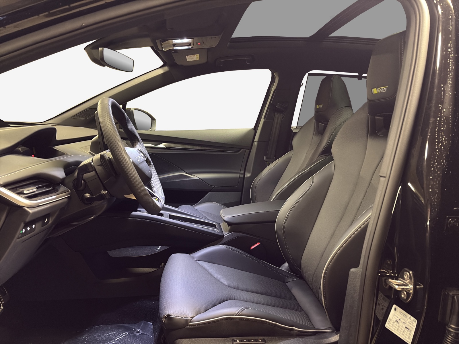 SKODA Enyaq 4x4 RS-image-7