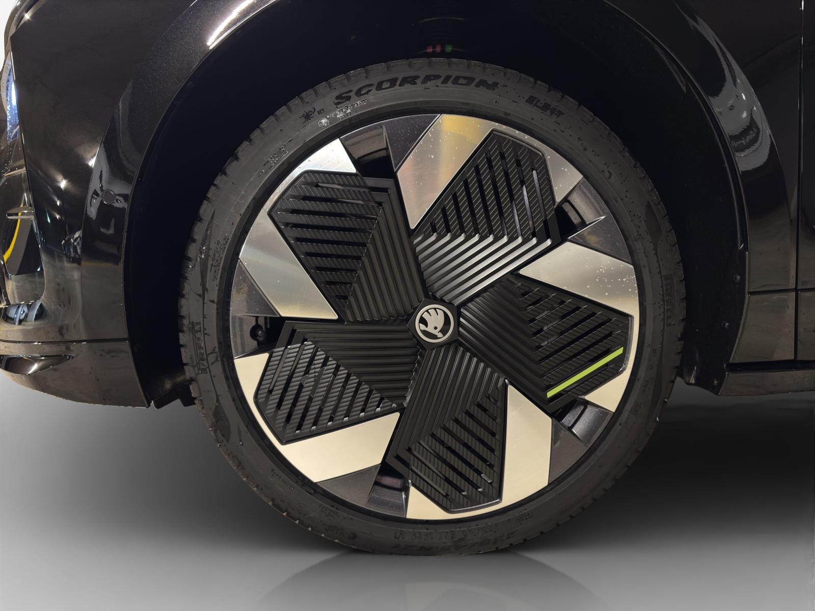 SKODA Enyaq 4x4 RS-image-13