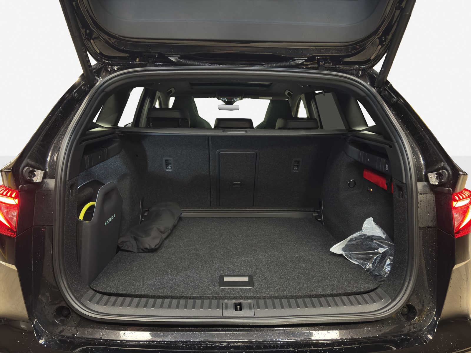 SKODA Enyaq 4x4 RS-image-12