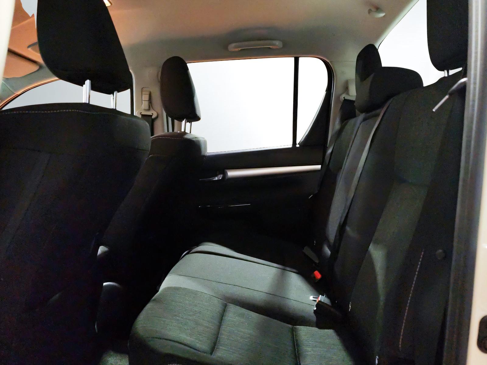 TOYOTA Hilux Double Cab.-Pick-up 2.8 D-4D MHEV 230 Style-image-14