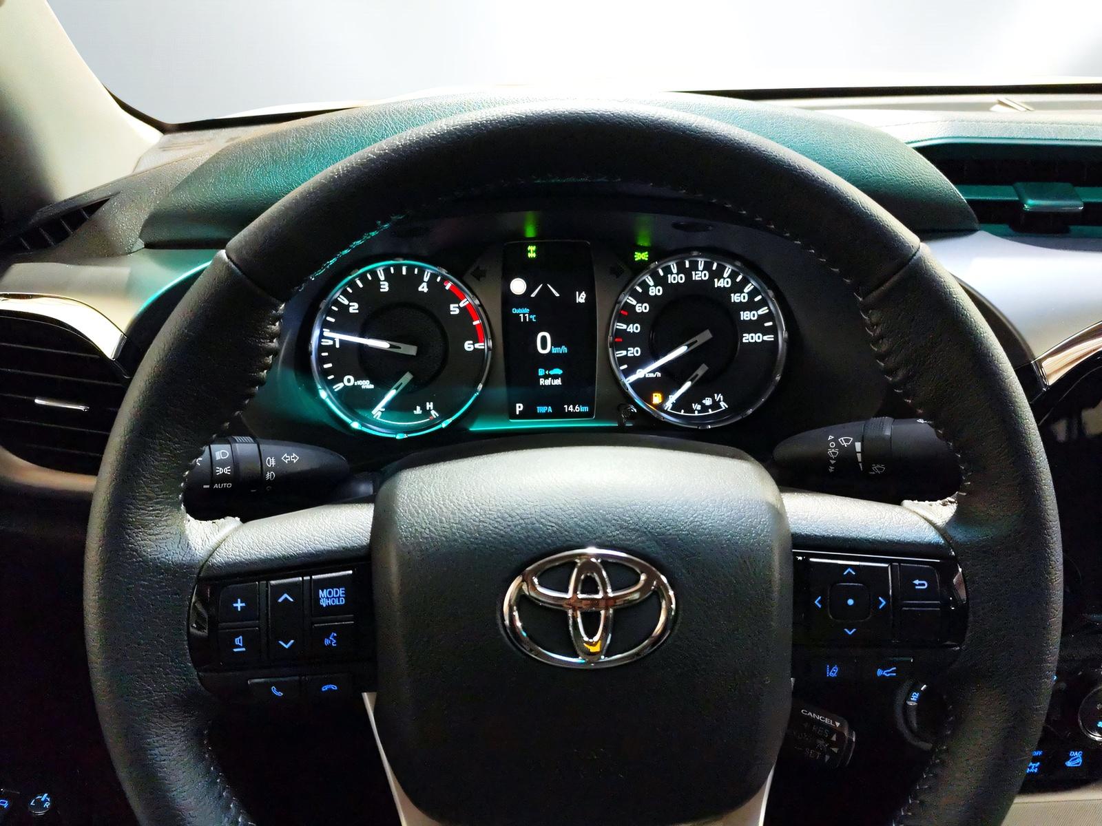 TOYOTA Hilux Double Cab.-Pick-up 2.8 D-4D MHEV 230 Style-image-11