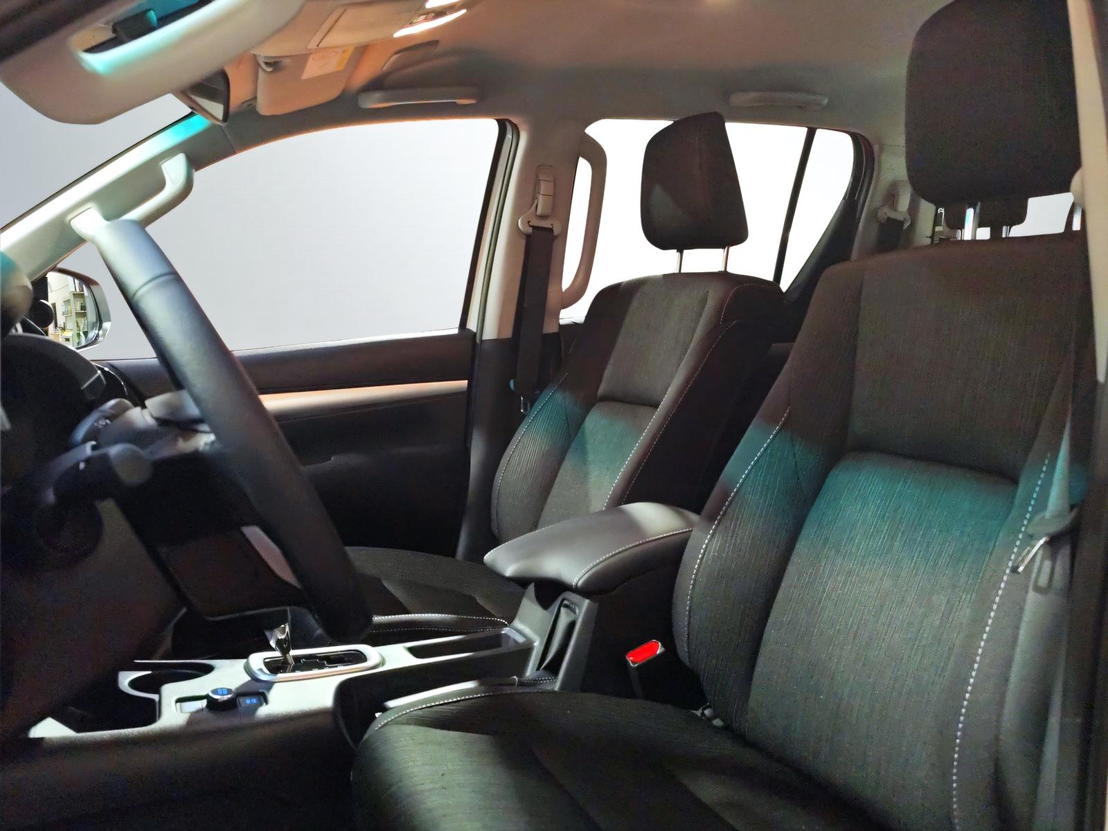 TOYOTA Hilux Double Cab.-Pick-up 2.8 D-4D MHEV 230 Style-image-6