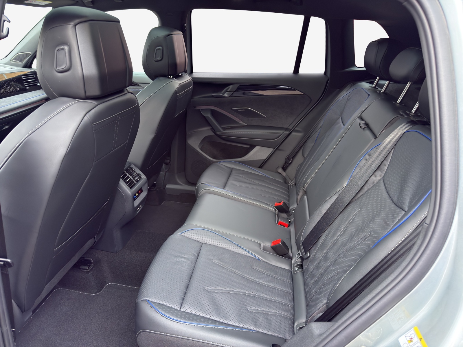 VW Tiguan 2.0 TSI DSG R-Line 4Motion-image-10