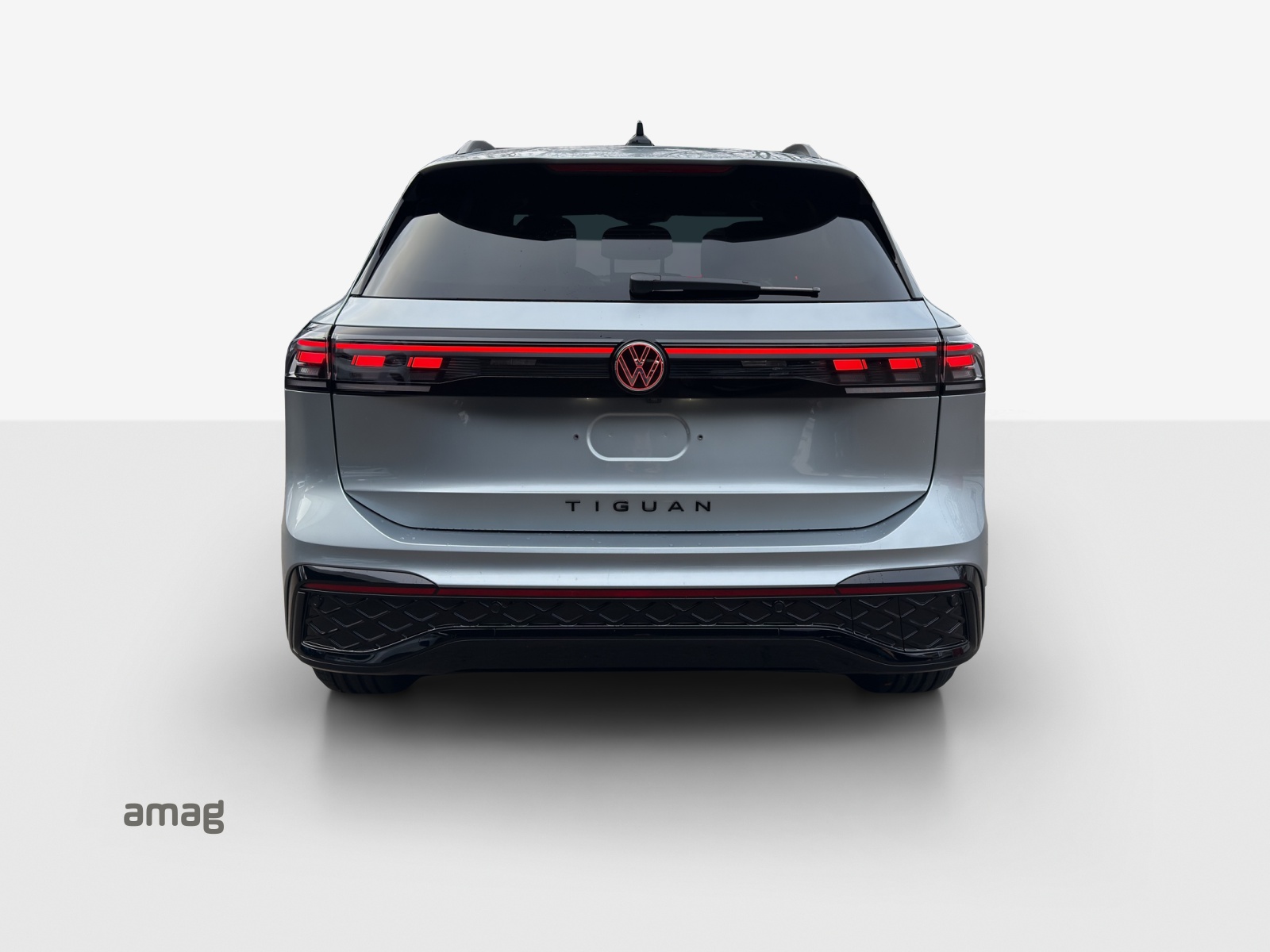 VW Tiguan 2.0 TSI DSG R-Line 4Motion-image-3