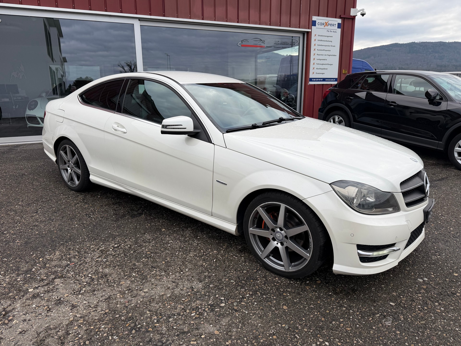MERCEDES-BENZ C 180 Coupé MyStar 7G-Tronic-showroom-element-1