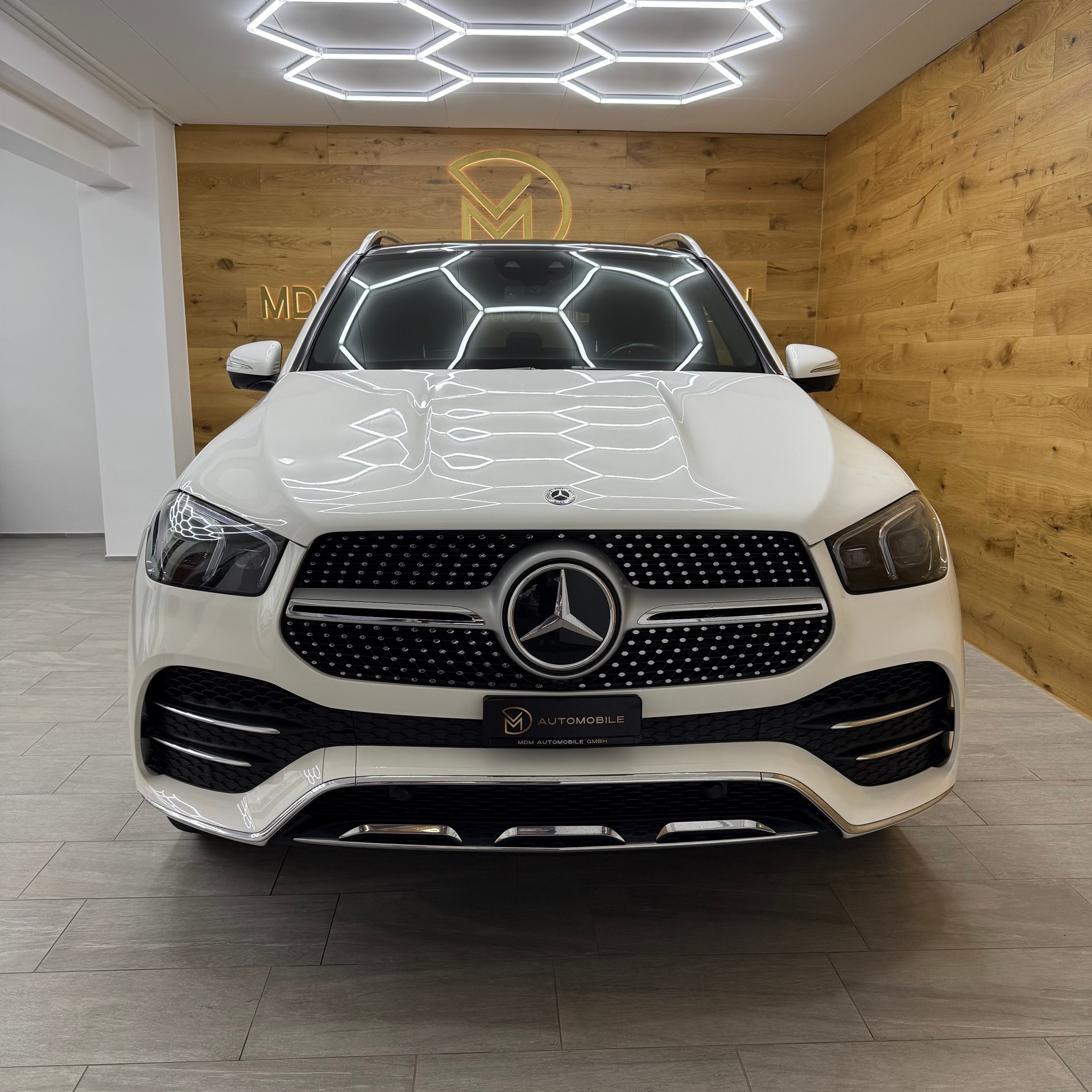 MERCEDES-BENZ GLE 300 d 4Matic AMG Line 9G-Tronic-showroom-element-1