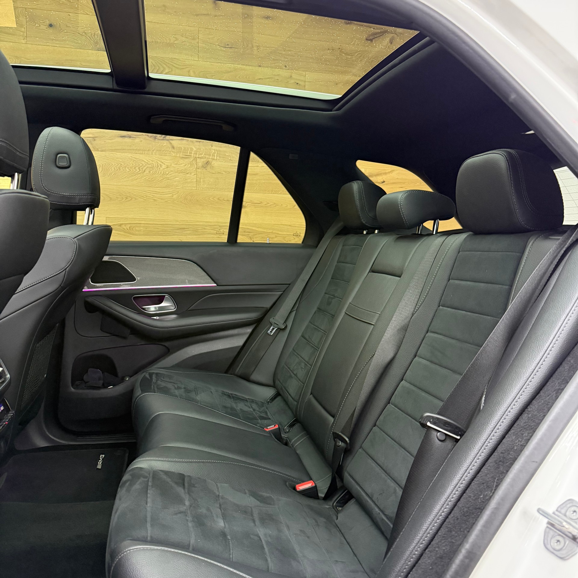 MERCEDES-BENZ GLE 300 d 4Matic AMG Line 9G-Tronic-image-9