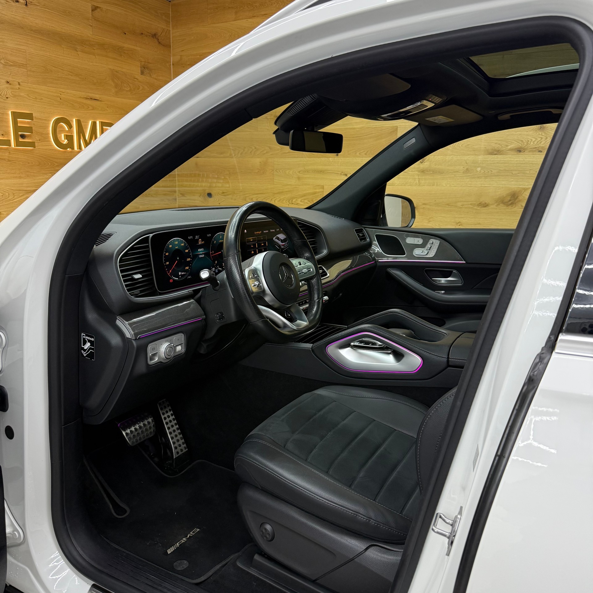 MERCEDES-BENZ GLE 300 d 4Matic AMG Line 9G-Tronic-image-6