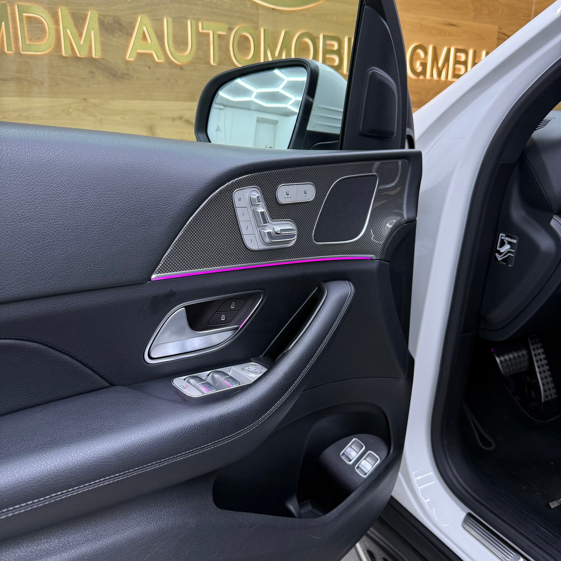 MERCEDES-BENZ GLE 300 d 4Matic AMG Line 9G-Tronic-image-10