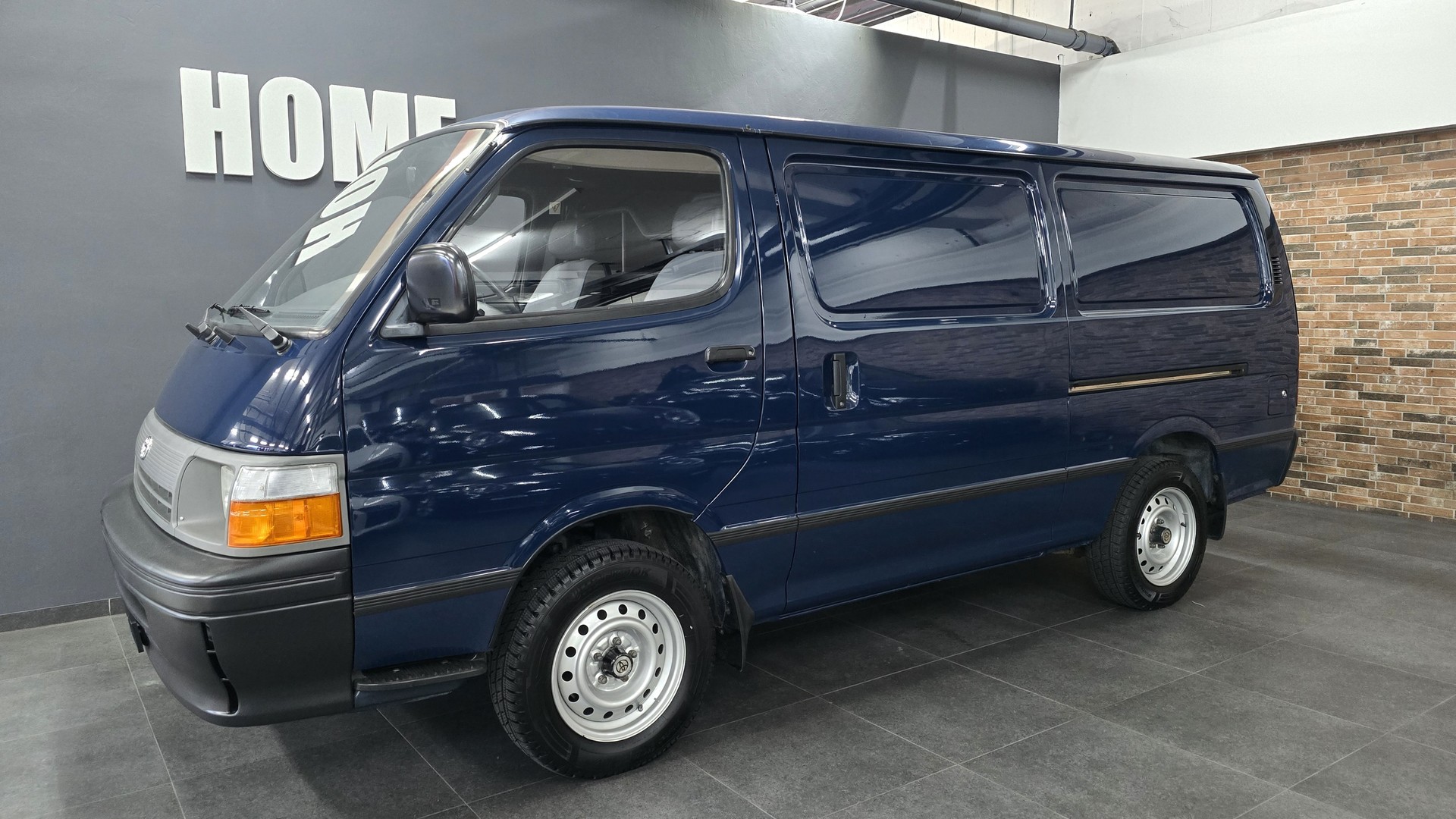 TOYOTA Hiace 2.4 EFI 4X2-image-3