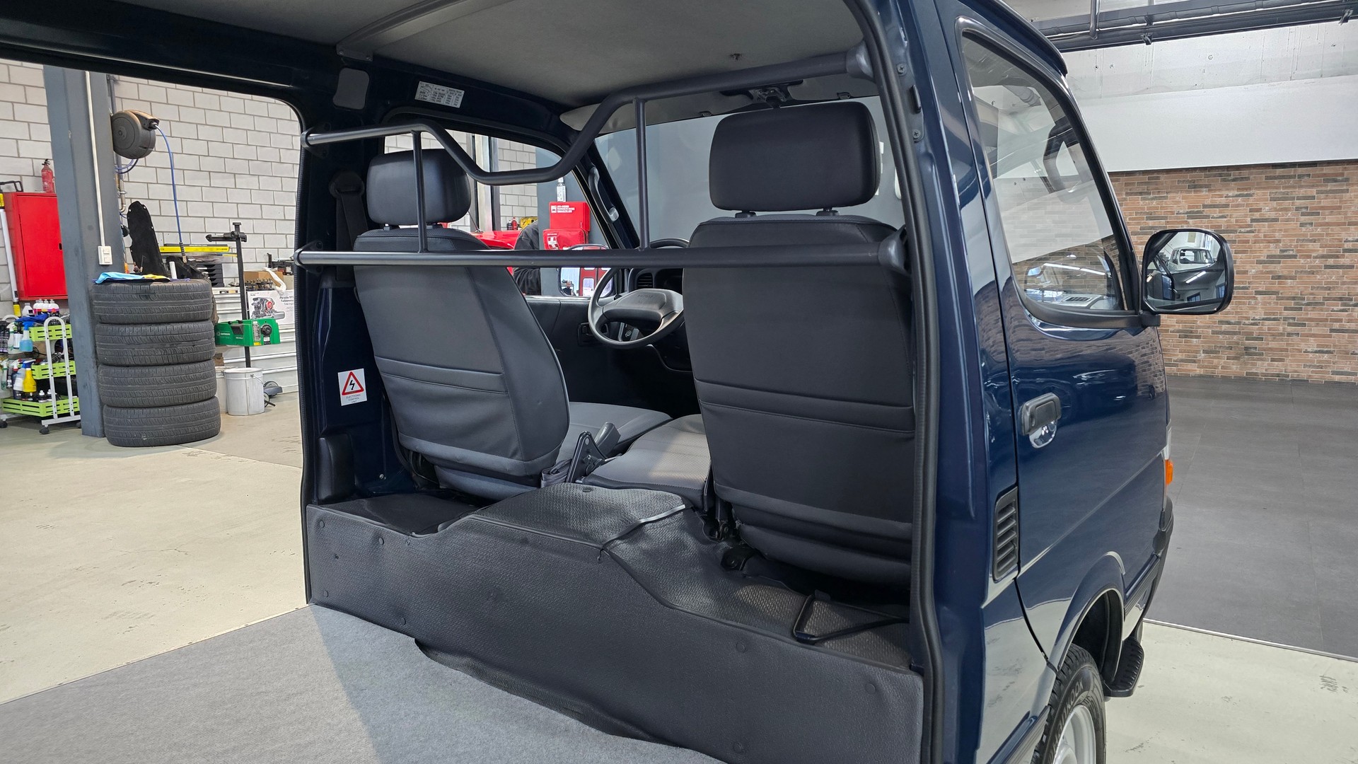 TOYOTA Hiace 2.4 EFI 4X2-image-25