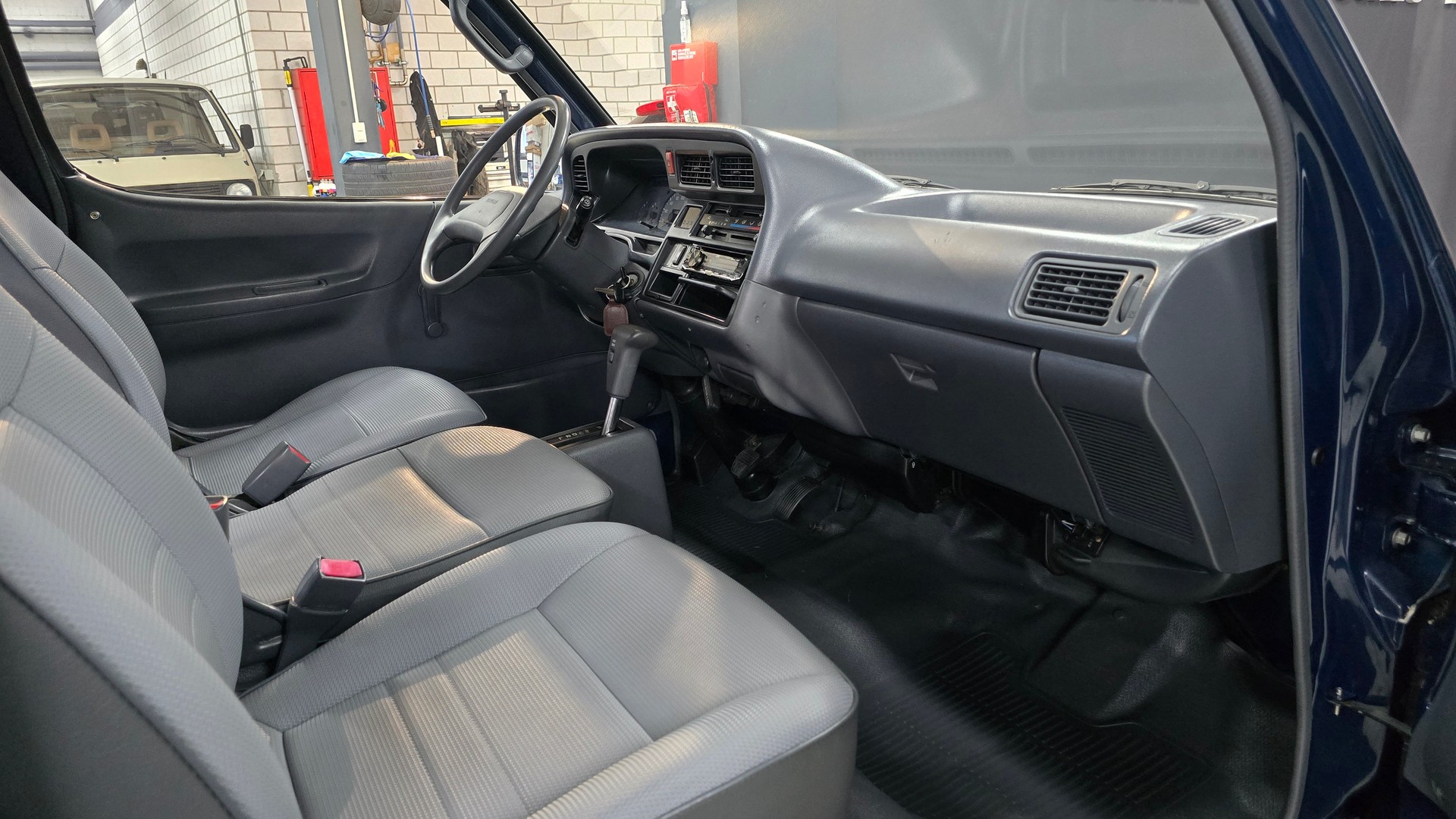TOYOTA Hiace 2.4 EFI 4X2-image-27
