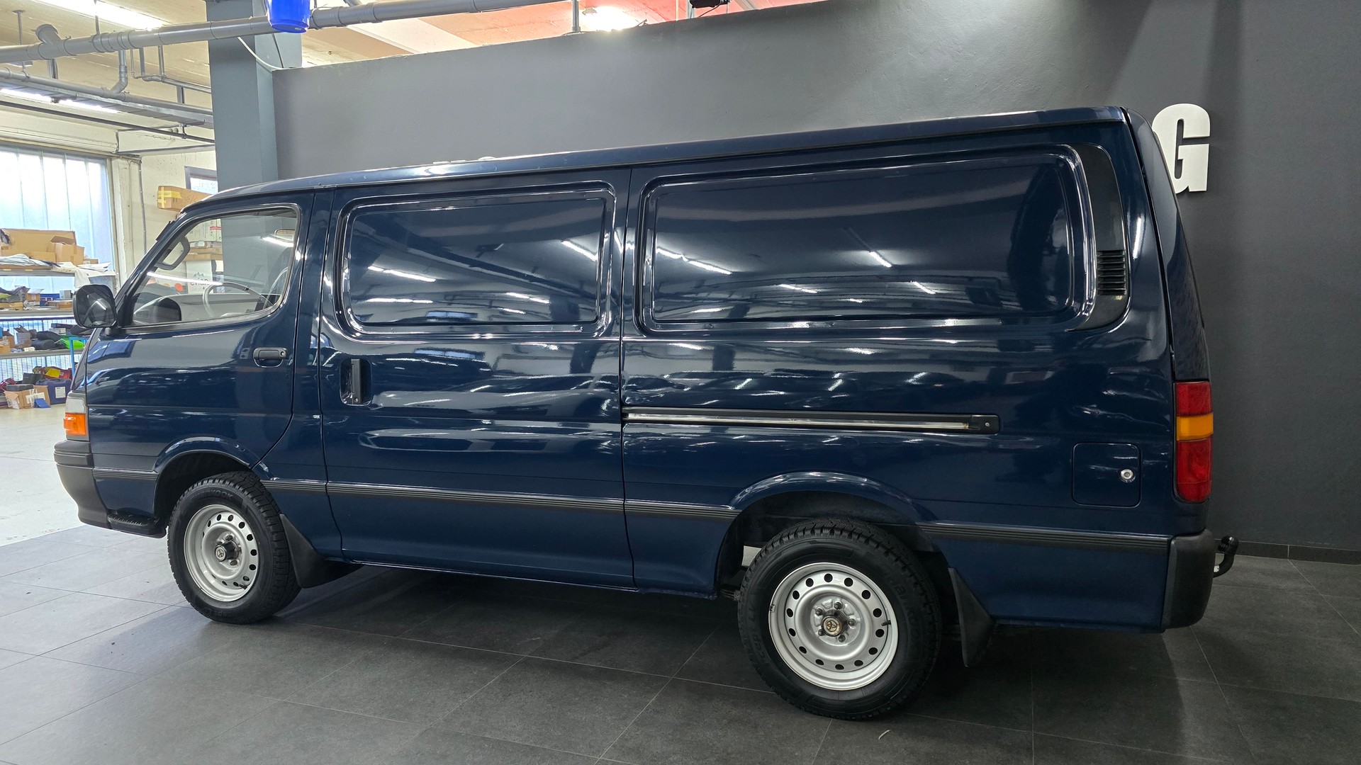 TOYOTA Hiace 2.4 EFI 4X2-image-6