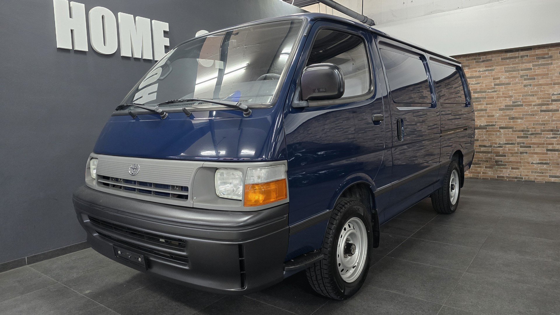 TOYOTA Hiace 2.4 EFI 4X2-image-1