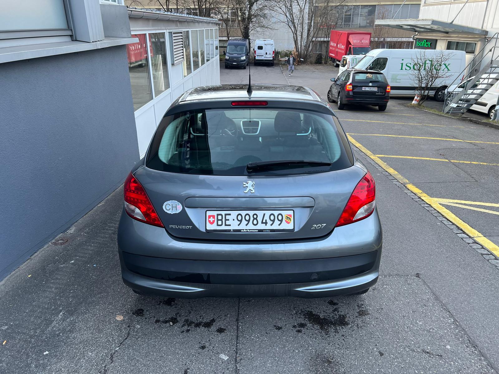 PEUGEOT 207 1.6 16V Swiss Edition-image-4